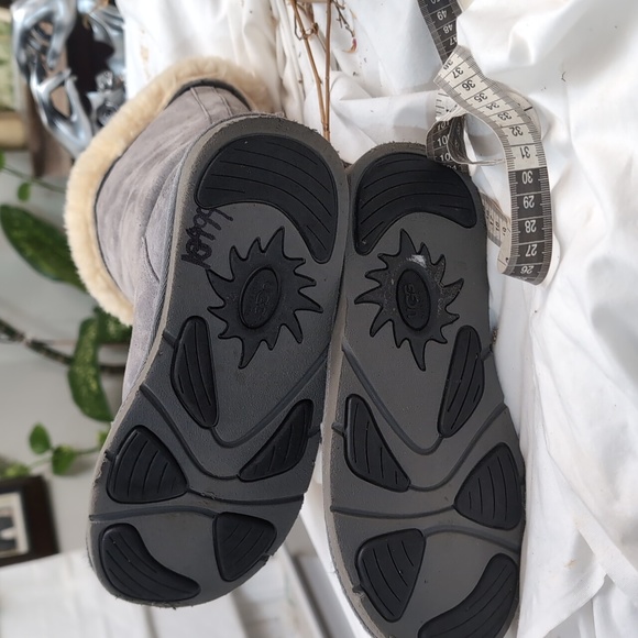 UGG ladies grey over the Calf boots - Picture 6 of 10